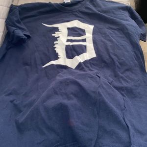 Detroit tigers  tshirt XL